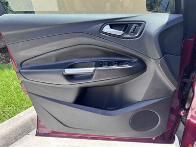 2016 Ford Escape SE - Photo 13 - Miami, FL 33147