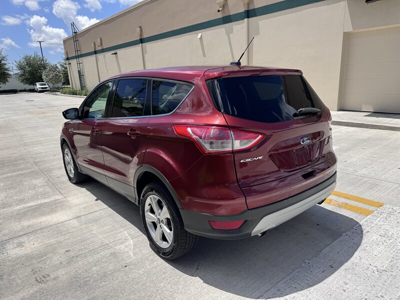 2016 Ford Escape SE - Photo 7 - Miami, FL 33147