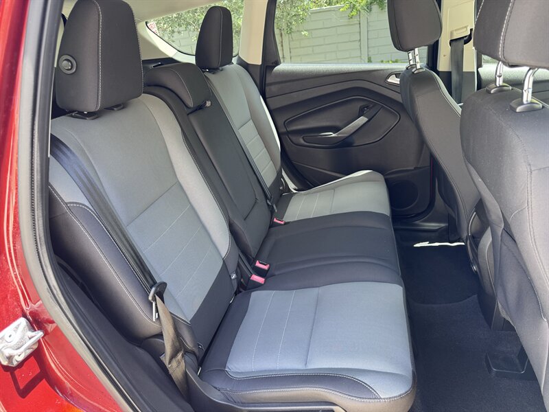 2016 Ford Escape SE - Photo 17 - Miami, FL 33147