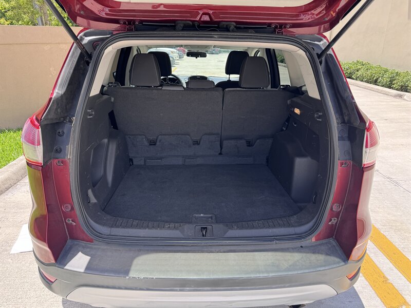 2016 Ford Escape SE - Photo 18 - Miami, FL 33147