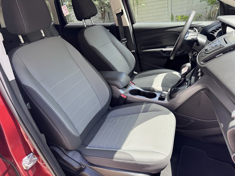 2016 Ford Escape SE - Photo 16 - Miami, FL 33147