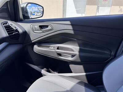 2019 Ford Escape S   - Photo 14 - Miami, FL 33147