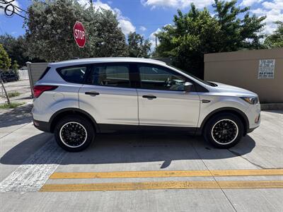 2019 Ford Escape S   - Photo 8 - Miami, FL 33147