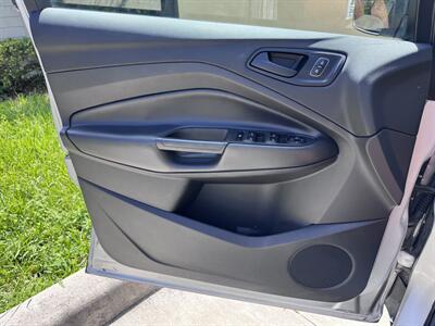 2019 Ford Escape S   - Photo 17 - Miami, FL 33147