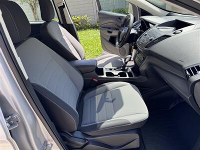 2019 Ford Escape S   - Photo 10 - Miami, FL 33147