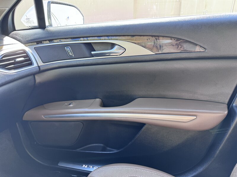 2015 Lincoln MKZ - Photo 12 - Miami, FL 33147