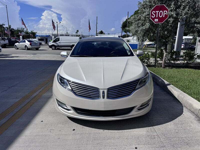 2015 Lincoln MKZ - Photo 2 - Miami, FL 33147