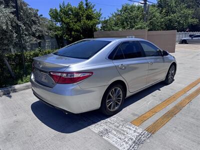 2016 Toyota Camry LE   - Photo 4 - Miami, FL 33147