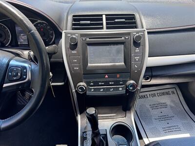 2016 Toyota Camry LE   - Photo 11 - Miami, FL 33147