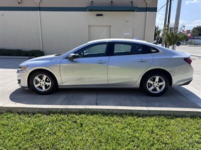 2022 Chevrolet Malibu LT - Photo 8 - Miami, FL 33147