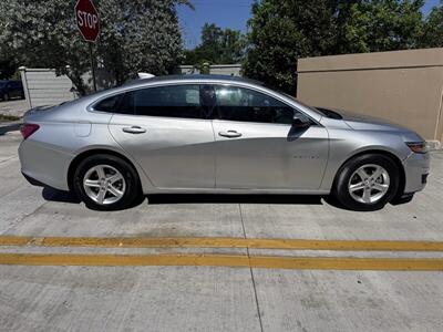 2022 Chevrolet Malibu LT - Photo 4 - Miami, FL 33147