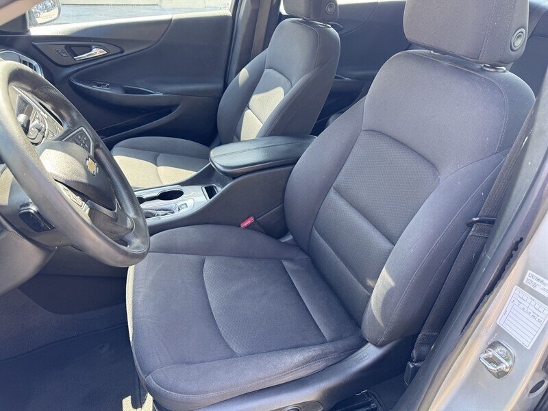 2022 Chevrolet Malibu LT - Photo 14 - Miami, FL 33147