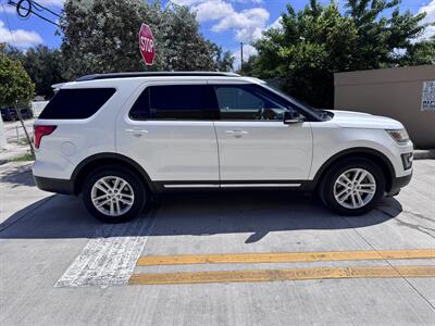 2016 Ford Explorer XLT   - Photo 5 - Miami, FL 33147