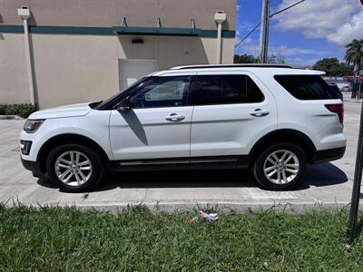 2016 Ford Explorer XLT   - Photo 4 - Miami, FL 33147