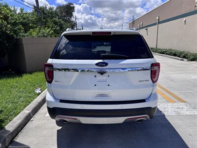 2016 Ford Explorer XLT   - Photo 8 - Miami, FL 33147
