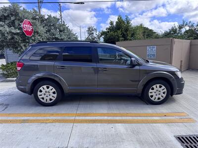 2018 Dodge Journey SE   - Photo 16 - Miami, FL 33147