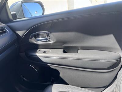 2021 Honda HR-V EX-L   - Photo 12 - Miami, FL 33147