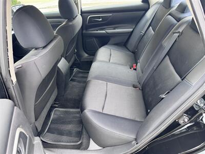 2017 Nissan Altima 2.5 SR   - Photo 16 - Miami, FL 33147