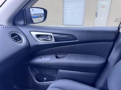 2017 Nissan Pathfinder SV - Photo 13 - Miami, FL 33147
