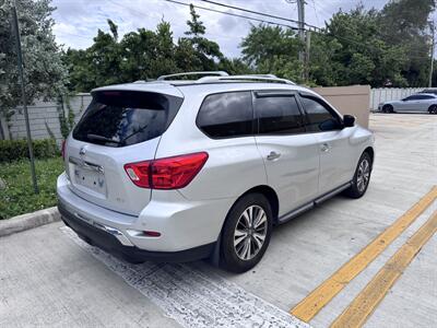 2017 Nissan Pathfinder SV - Photo 5 - Miami, FL 33147