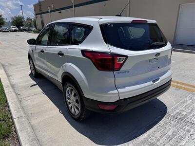 2019 Ford Escape S   - Photo 6 - Miami, FL 33147