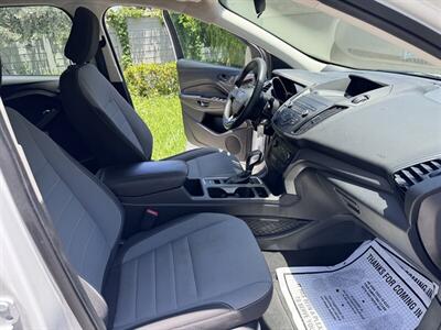 2019 Ford Escape S   - Photo 17 - Miami, FL 33147