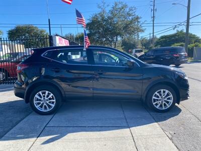 2020 Nissan Rogue Sport S   - Photo 10 - Miami, FL 33147