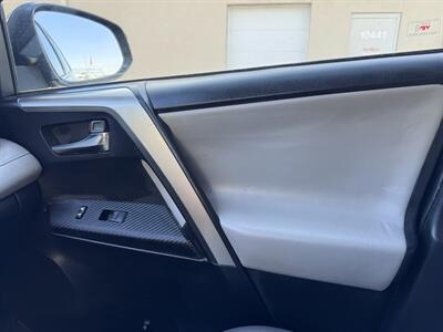 2015 Toyota RAV4 Limited   - Photo 12 - Miami, FL 33147