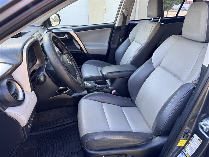 2015 Toyota RAV4 Limited - Photo 14 - Miami, FL 33147