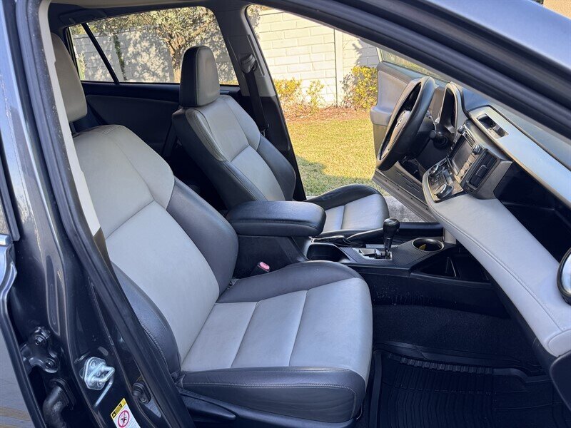 2015 Toyota RAV4 Limited - Photo 17 - Miami, FL 33147