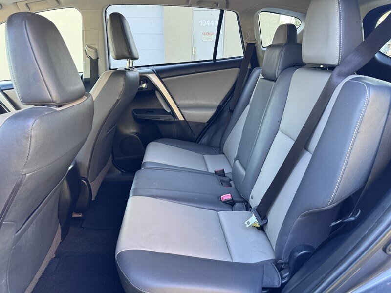 2015 Toyota RAV4 Limited - Photo 15 - Miami, FL 33147