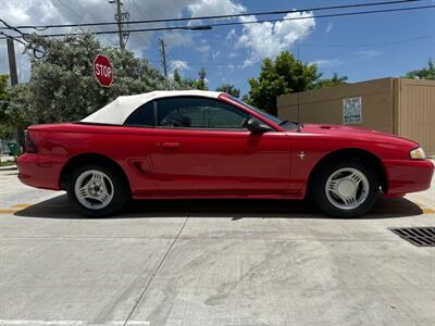 1995 Ford Mustang   - Photo 9 - Miami, FL 33147