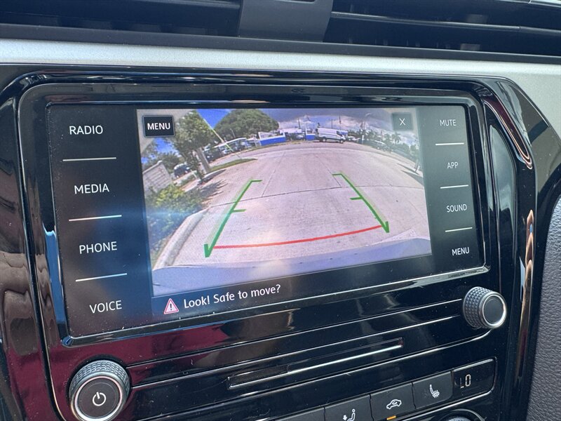 2020 Volkswagen Passat SE - Photo 11 - Miami, FL 33147