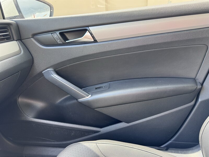 2020 Volkswagen Passat SE - Photo 12 - Miami, FL 33147