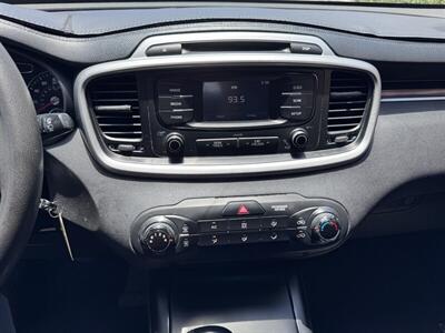 2016 Kia Sorento LX - Photo 10 - Miami, FL 33147