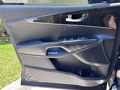 2016 Kia Sorento LX - Photo 13 - Miami, FL 33147