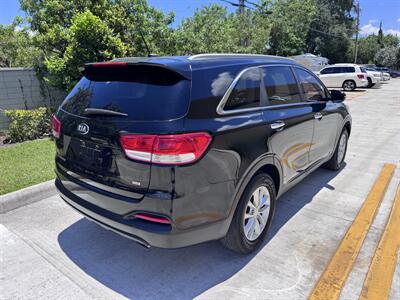 2016 Kia Sorento LX - Photo 5 - Miami, FL 33147