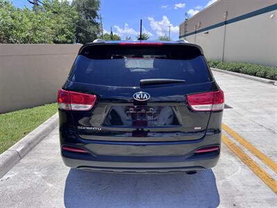 2016 Kia Sorento LX - Photo 6 - Miami, FL 33147