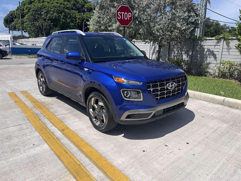 2024 Hyundai VENUE Limited  