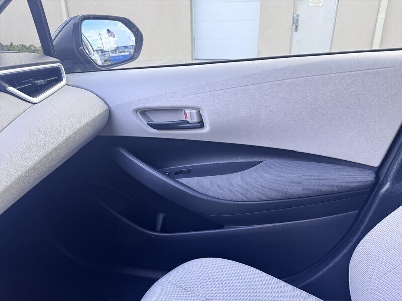 2022 Toyota Corolla LE - Photo 11