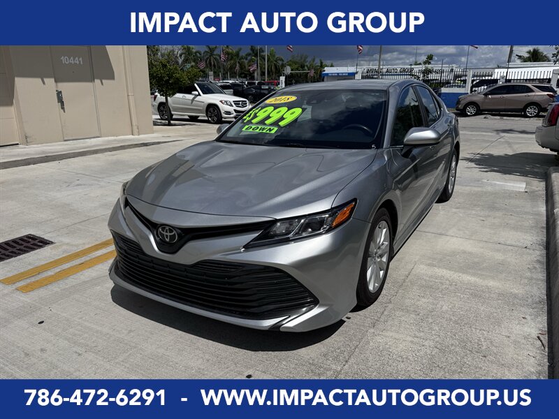 2018 Toyota Camry LE   - Photo 1 - Miami, FL 33147