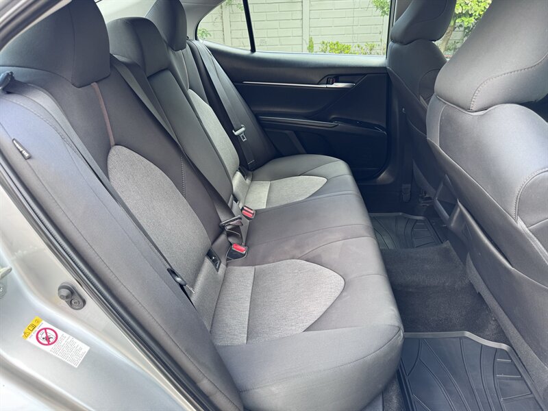2018 Toyota Camry LE - Photo 17 - Miami, FL 33147