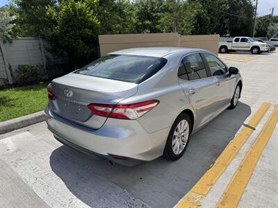 2018 Toyota Camry LE - Photo 5 - Miami, FL 33147
