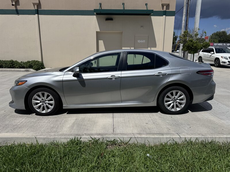 2018 Toyota Camry LE - Photo 8 - Miami, FL 33147