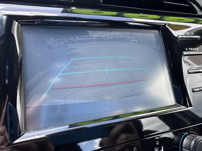2018 Toyota Camry LE - Photo 11 - Miami, FL 33147