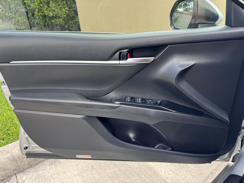 2018 Toyota Camry LE - Photo 13 - Miami, FL 33147