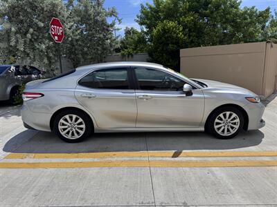 2018 Toyota Camry LE - Photo 4 - Miami, FL 33147