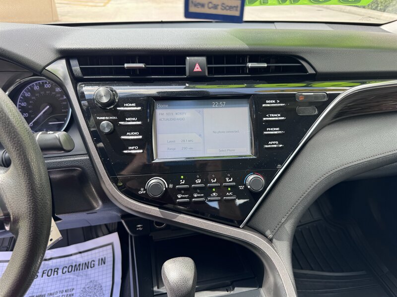 2018 Toyota Camry LE - Photo 10 - Miami, FL 33147