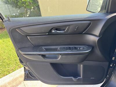 2016 Chevrolet Traverse LT - Photo 12 - Miami, FL 33147