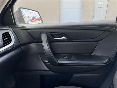 2016 Chevrolet Traverse LT - Photo 11 - Miami, FL 33147